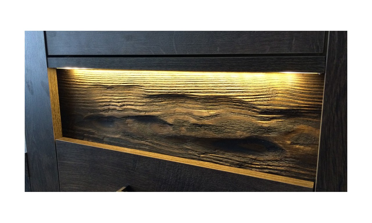 Szeroki stolik TV z ryflowanymi elementami drewna sosnowego Indianapolis I-9